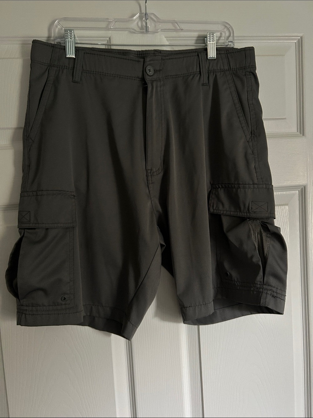 Men's Dark Gray Cargo Shorts - Utility Pockets